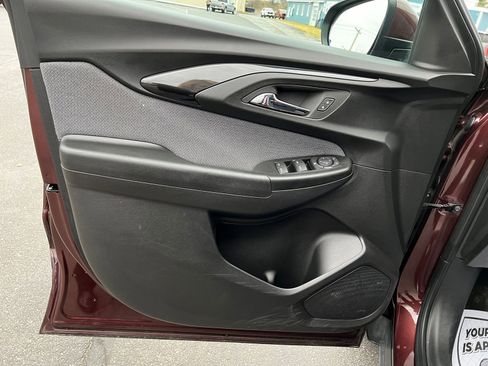 Used 2023 Chevrolet TrailBlazer LT w/ Convenience Package image 9