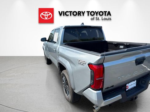 Used 2026 Toyota Tacoma TRD Sport AWD/4WD image 5
