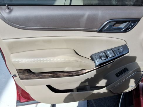 Used 2017 GMC Yukon SLT image 21