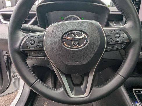 Used 2022 Toyota Corolla SE w/ SE Premium Package FWD image 15