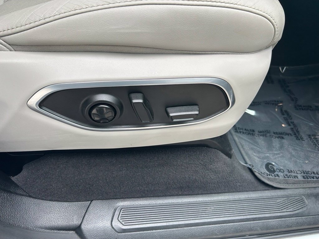 Used 2024 Jeep Wagoneer Series II w/ Flexible Seating Group RWD image 30