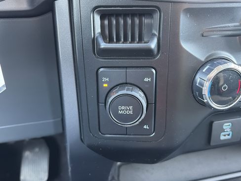 Used 2024 Ford F150 XLT image 29