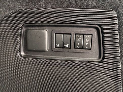 Used 2021 Cadillac Escalade ESV Sport Platinum w/ LPO, ONYX Package AWD/4WD image 15