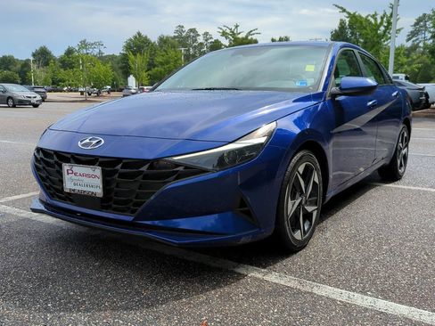 Used 2023 Hyundai Elantra SEL w/ Convenience Package FWD image 8