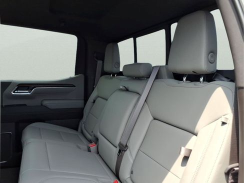 Used 2023 GMC Sierra 1500 SLT w/ SLT Premium Plus Package AWD/4WD image 13