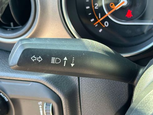Used 2023 Jeep Gladiator Sport AWD/4WD image 21