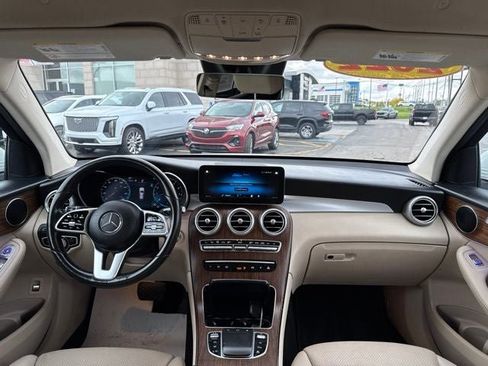 Used 2022 Mercedes-Benz GLC 300 4MATIC image 25