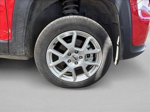 Used 2023 Jeep Renegade Latitude image 22