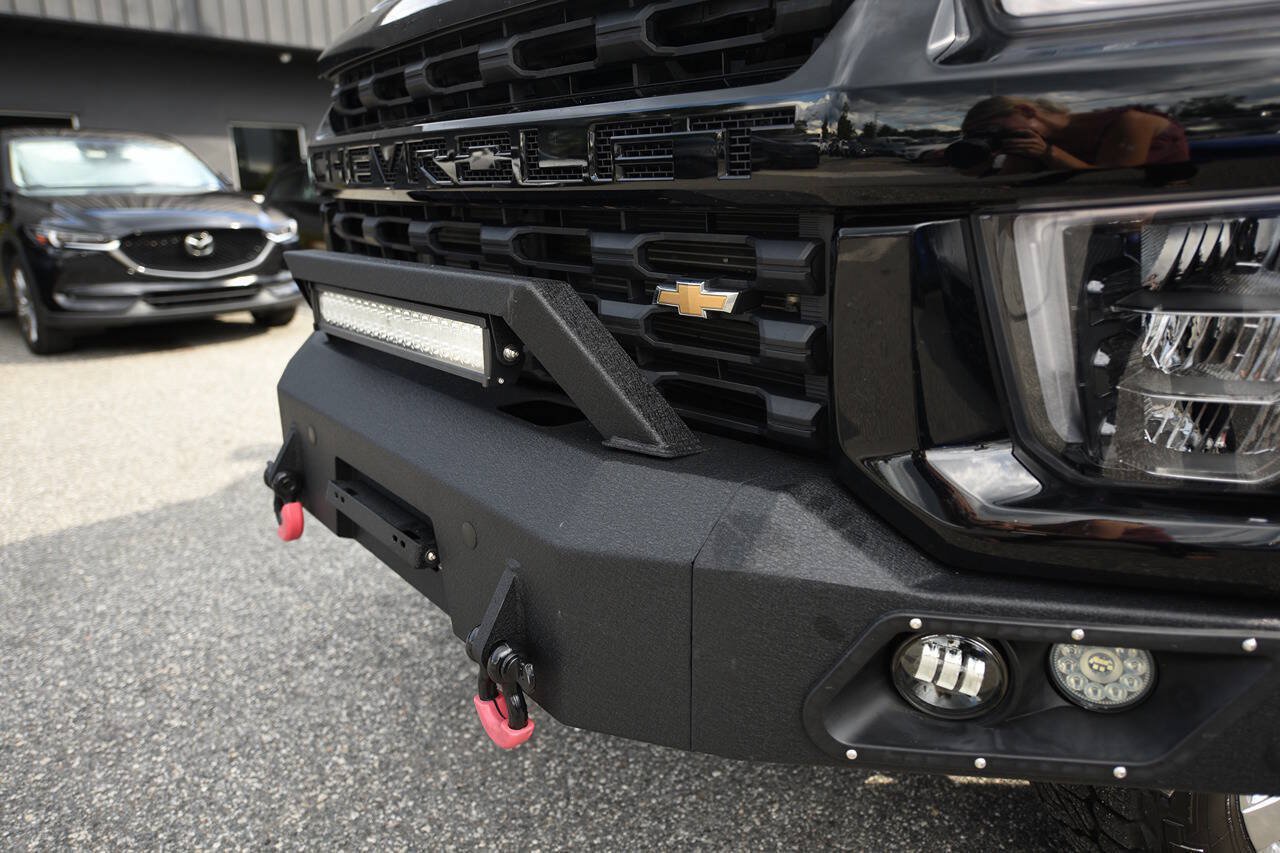 Used 2022 Chevrolet Silverado 2500 LTZ w/ LTZ Convenience Package AWD/4WD image 9