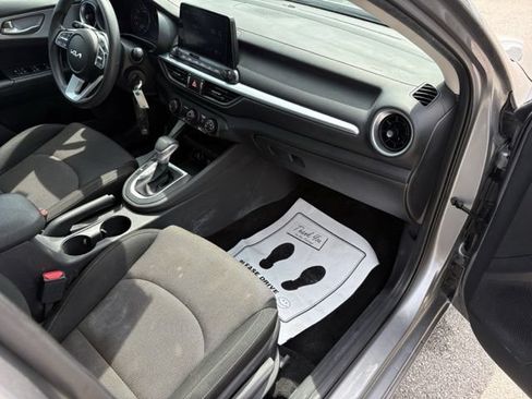 Used 2022 Kia Forte LXS FWD image 27