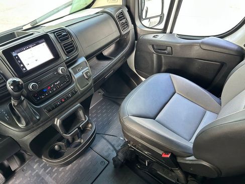 Used 2025 RAM ProMaster 2500 w/ Convenience Group FWD image 13