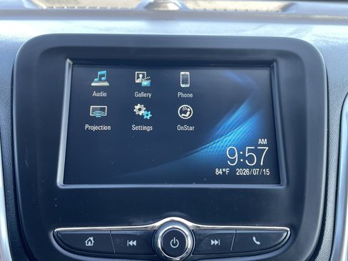 Used 2018 Chevrolet Equinox LT FWD image 12