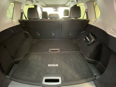 Used 2025 Nissan Rogue SL w/ Tech Package FWD image 30
