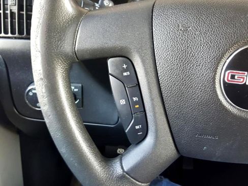 Used 2017 GMC Savana 3500 image 18