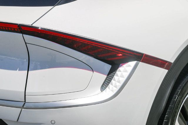 Used 2024 Kia EV6 Light RWD image 12