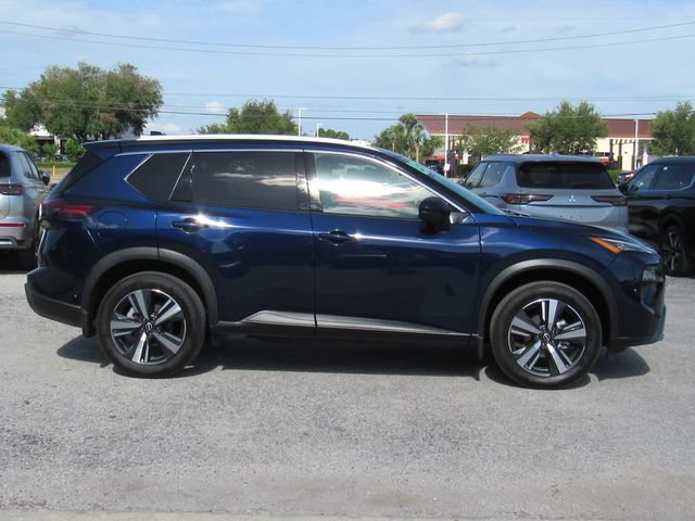 Certified 2025 Nissan Rogue SL FWD image 3