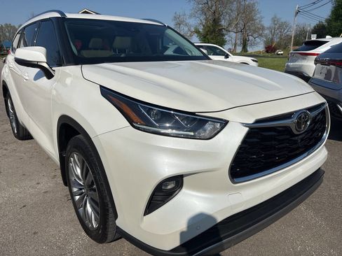 Used 2021 Toyota Highlander Platinum image 10