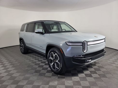 Used 2024 Rivian R1S Adventure AWD/4WD image 7