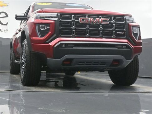 Certified 2025 GMC Canyon AT4 image 3