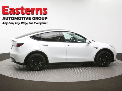 Used 2020 Tesla Model Y Long Range image 40