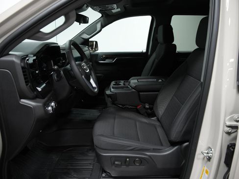 New 2026 GMC Sierra 1500 SLE image 24