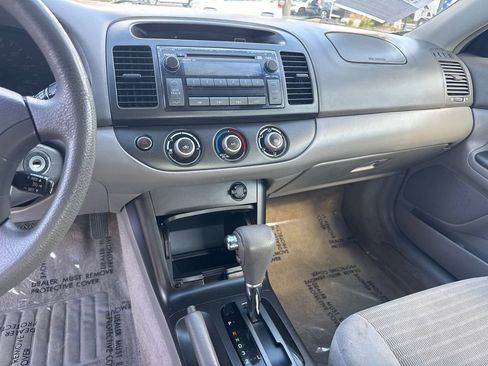 Used 2005 Toyota Camry LE FWD image 11