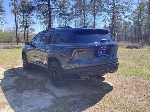 New 2026 Chevrolet Traverse LT w/ Midnight/Sport Edition FWD image 2