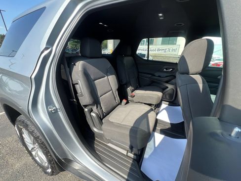 Used 2023 Chevrolet Traverse LT w/ LPO, Floor Liner Package AWD/4WD image 48