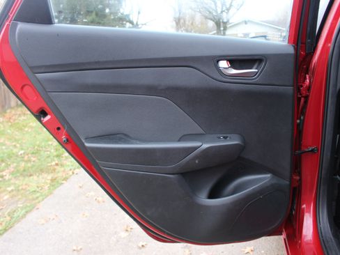 Used 2018 Hyundai Accent SE image 28