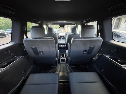 Used 2026 Lexus GX 550 w/ Accessory Package (2T) AWD/4WD image 44