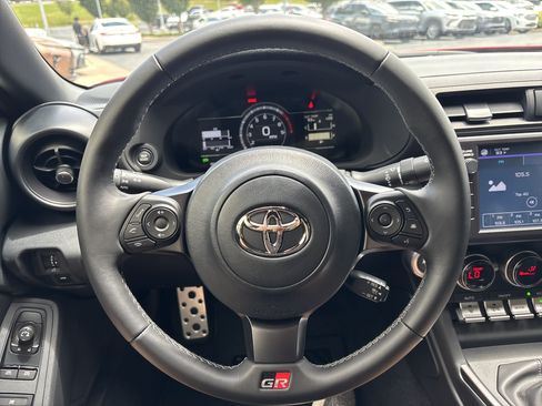 Used 2025 Toyota GR86 Premium RWD image 27