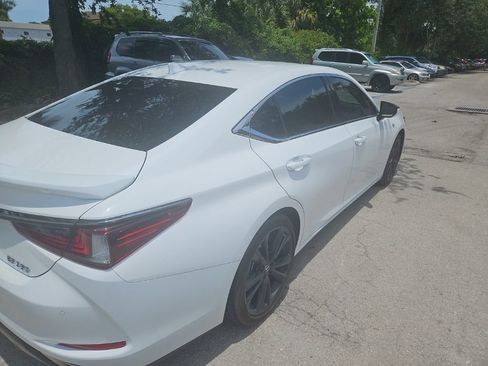 Certified 2023 Lexus ES 350 F Sport w/ Accessory Package (Z2) FWD image 8