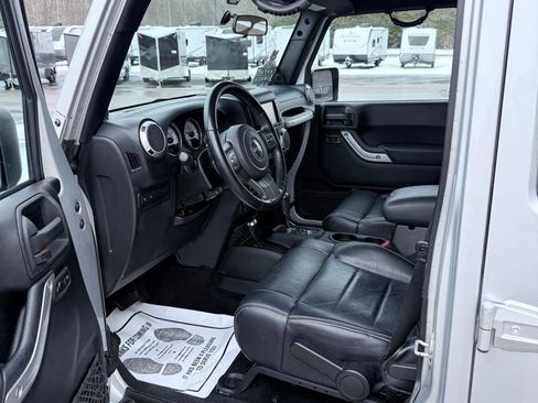 Used 2012 Jeep Wrangler Unlimited Rubicon w/ Dual Top Group image 10