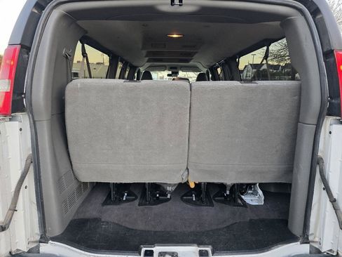 Used 2018 Chevrolet Express 3500 LT w/ LT Preferred Equipment Group RWD image 19