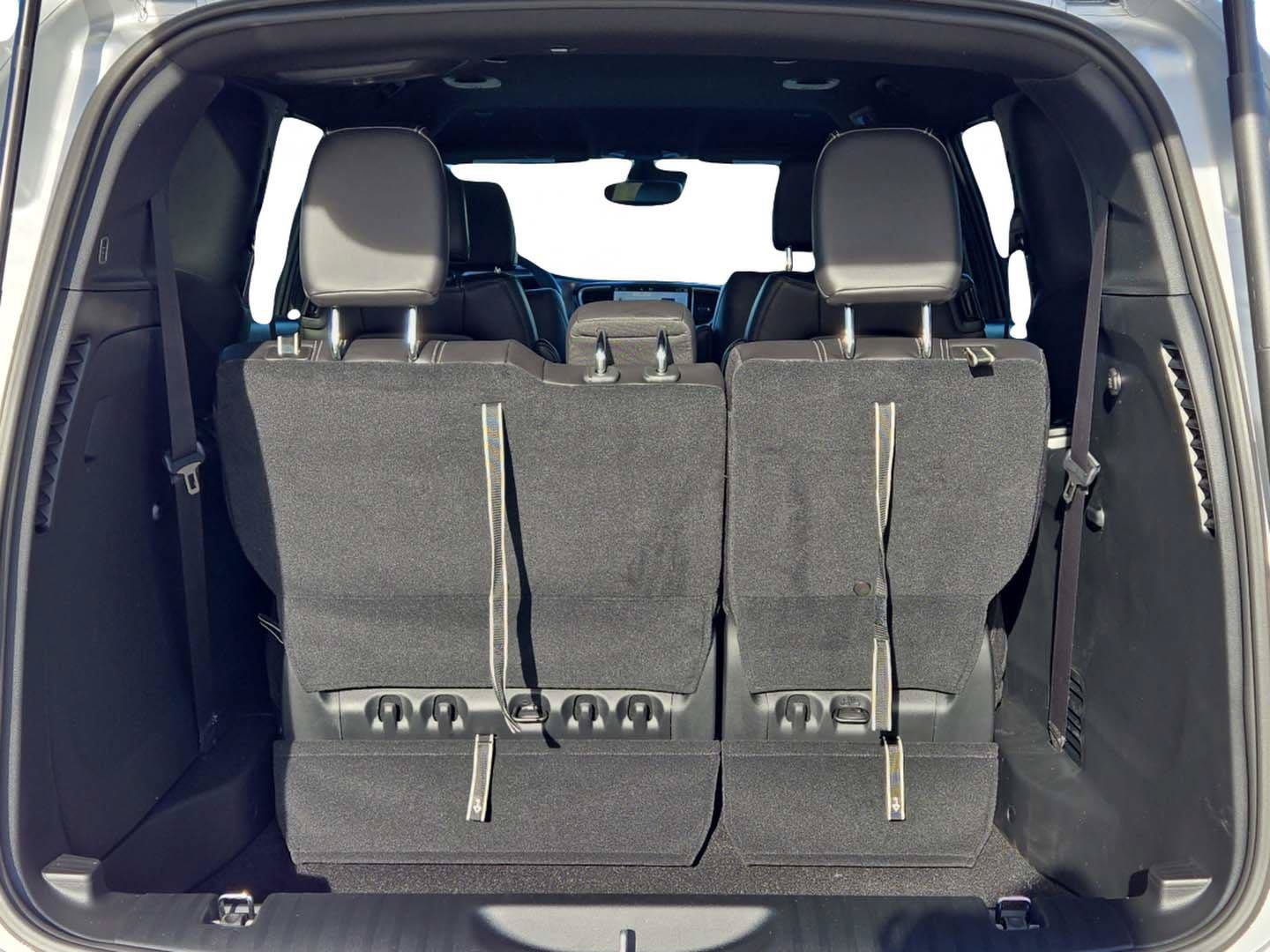 New 2026 Chrysler Pacifica Select w/ S Appearance Package FWD image 10