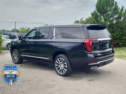 New 2026 GMC Yukon XL Denali w/ Denali Reserve Package AWD/4WD image 3