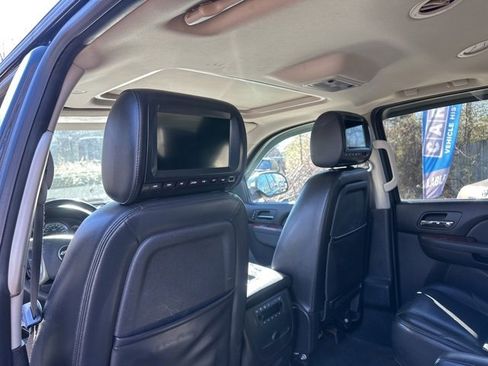 Used 2014 Chevrolet Suburban LTZ image 11