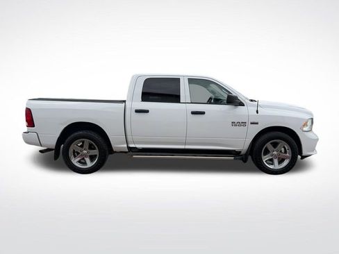 Used 2018 RAM 1500 Express w/ Express Value Package AWD/4WD image 9
