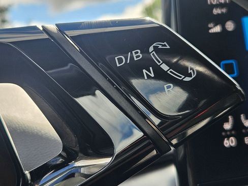 Used 2022 Volkswagen ID.4 Pro RWD image 17