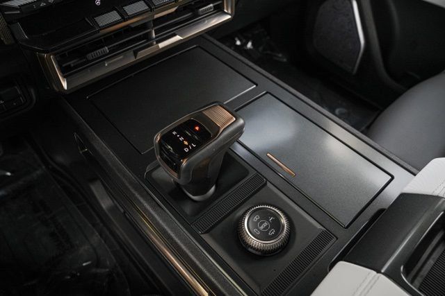 Used 2025 GMC Hummer EV 3X AWD/4WD image 40