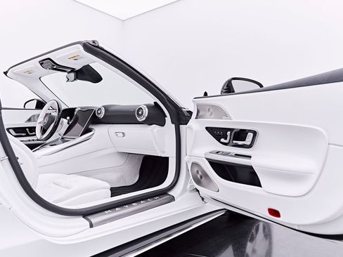 Used 2026 Mercedes-Benz Maybach SL 680 image 47