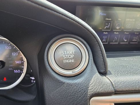 Used 2014 Lexus IS 250 w/ Navigation Package RWD image 9