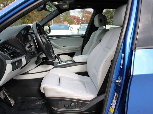 Used 2010 BMW X5 M image 15