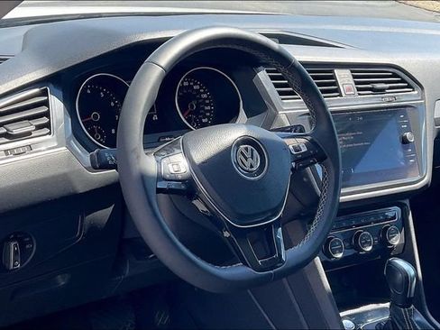 Used 2021 Volkswagen Tiguan SE FWD image 14