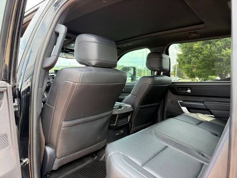 Used 2023 Toyota Tundra Platinum w/ Advanced Package AWD/4WD image 18