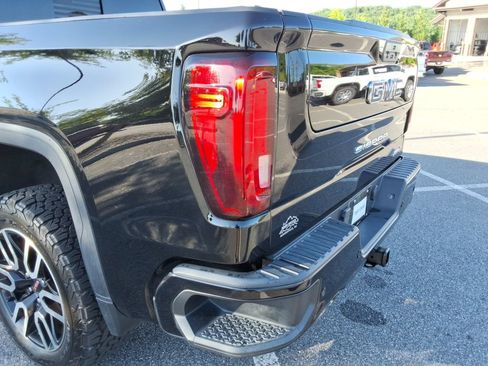 Certified 2022 GMC Sierra 1500 AT4 w/ AT4 Premium Package AWD/4WD image 15