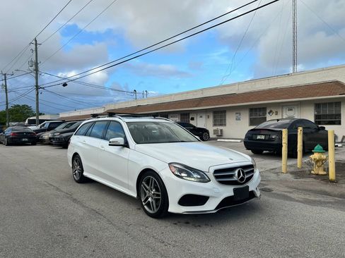 Used 2014 Mercedes-Benz E 350 4MATIC Wagon image 4