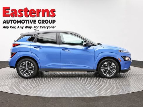 Used 2023 Hyundai Kona SE w/ Cargo Package FWD image 4