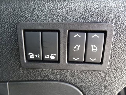 Used 2020 Chevrolet Suburban Premier w/ Premier 6.2L Value Package image 35