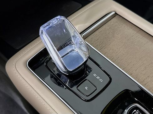 Certified 2026 Volvo XC90 B6 Plus w/ Protection Package Premier AWD/4WD image 16